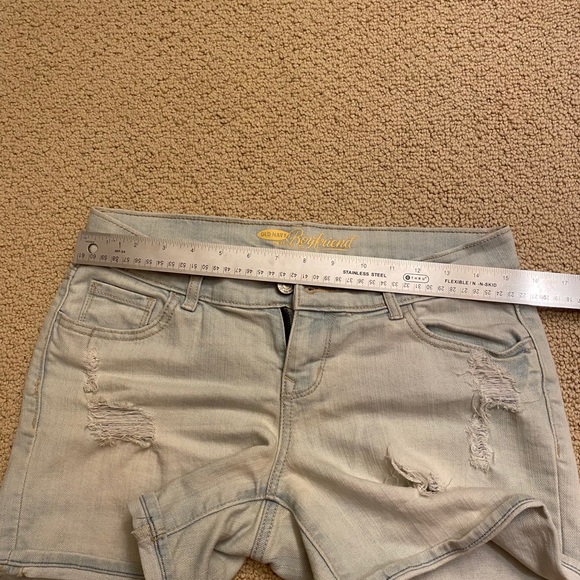 2/$10 Old Navy Boyfriend Jean Short - Picture 5 of 5